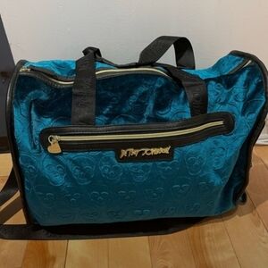 Betsey Johnson. Teal Travel Bag, with Spacious Interior and Sturdy Design